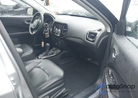 2018 Jeep Compass Limited 4X4 z USA, uszkodzony, nr VIN 3C4NJDCB5JT349229